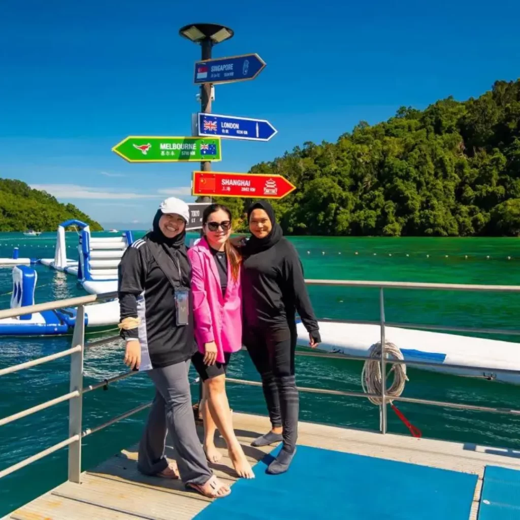 JSK Borneo Reef: Sea Water World