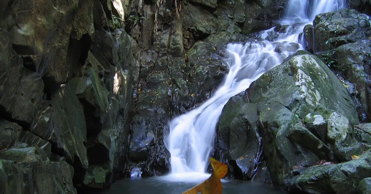 Kionsom Waterfall 