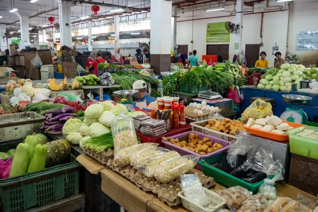Top 10 Spectacular Attractions in Sandakan, Sabah: Wildlife, Culture & Nature Wonders 14 sandakan-central-market