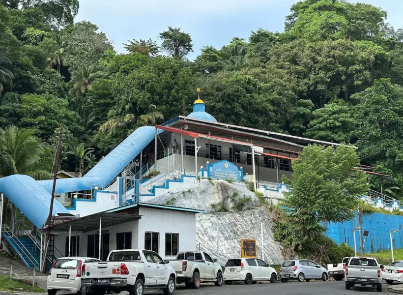 Exterior view of Masjid Jamek in Sandakan