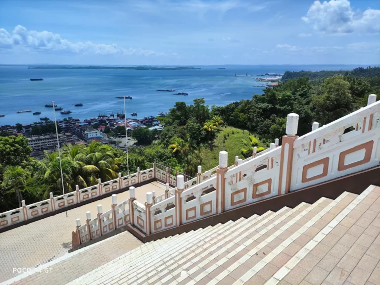 puu jih shih temple hilltop view