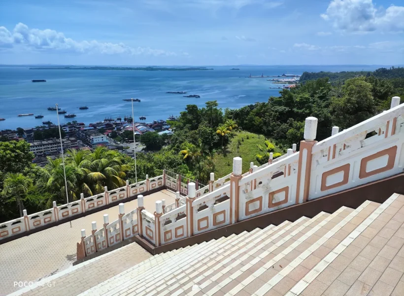 puu jih shih temple hilltop view