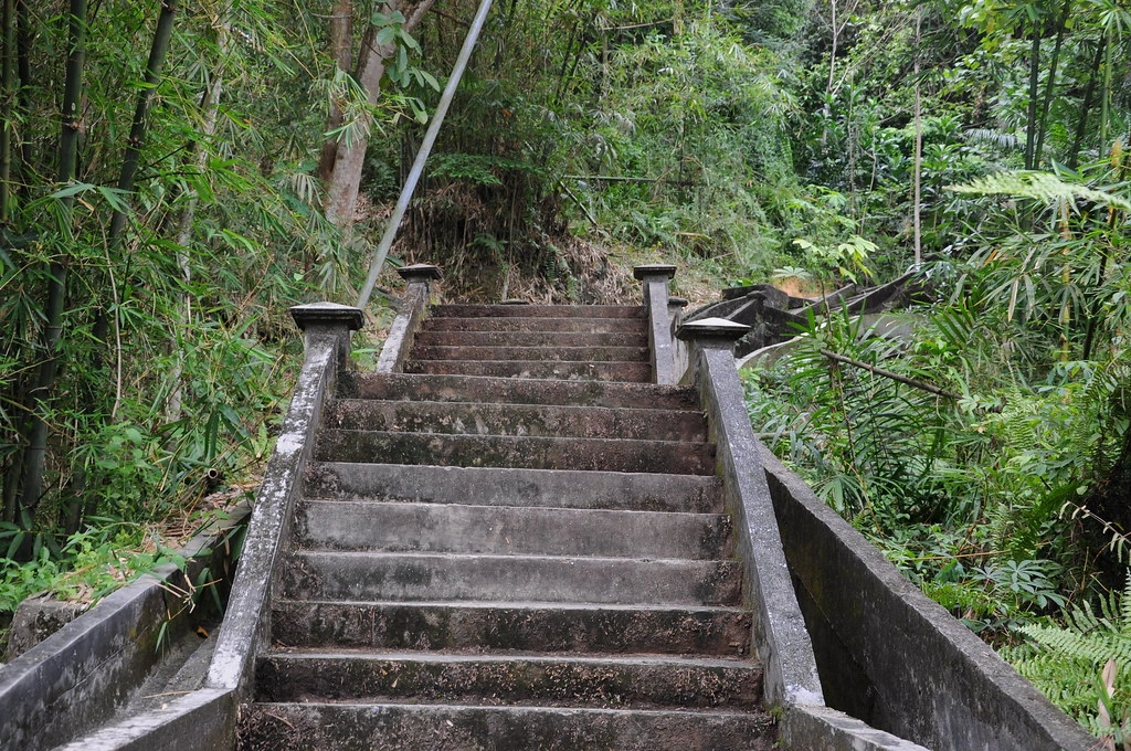 Sandakan City Heritage Trail: Best Self-Guided Walking Tour 2025 7 remain-of-old-stairs-sandakan