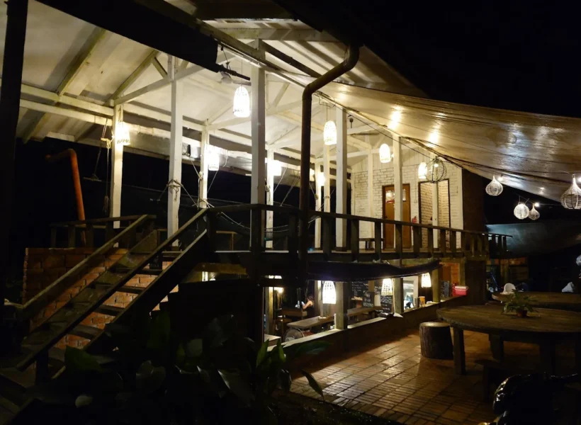 Night view of Paganakan Dii Tropical Retreat in Sandakan.